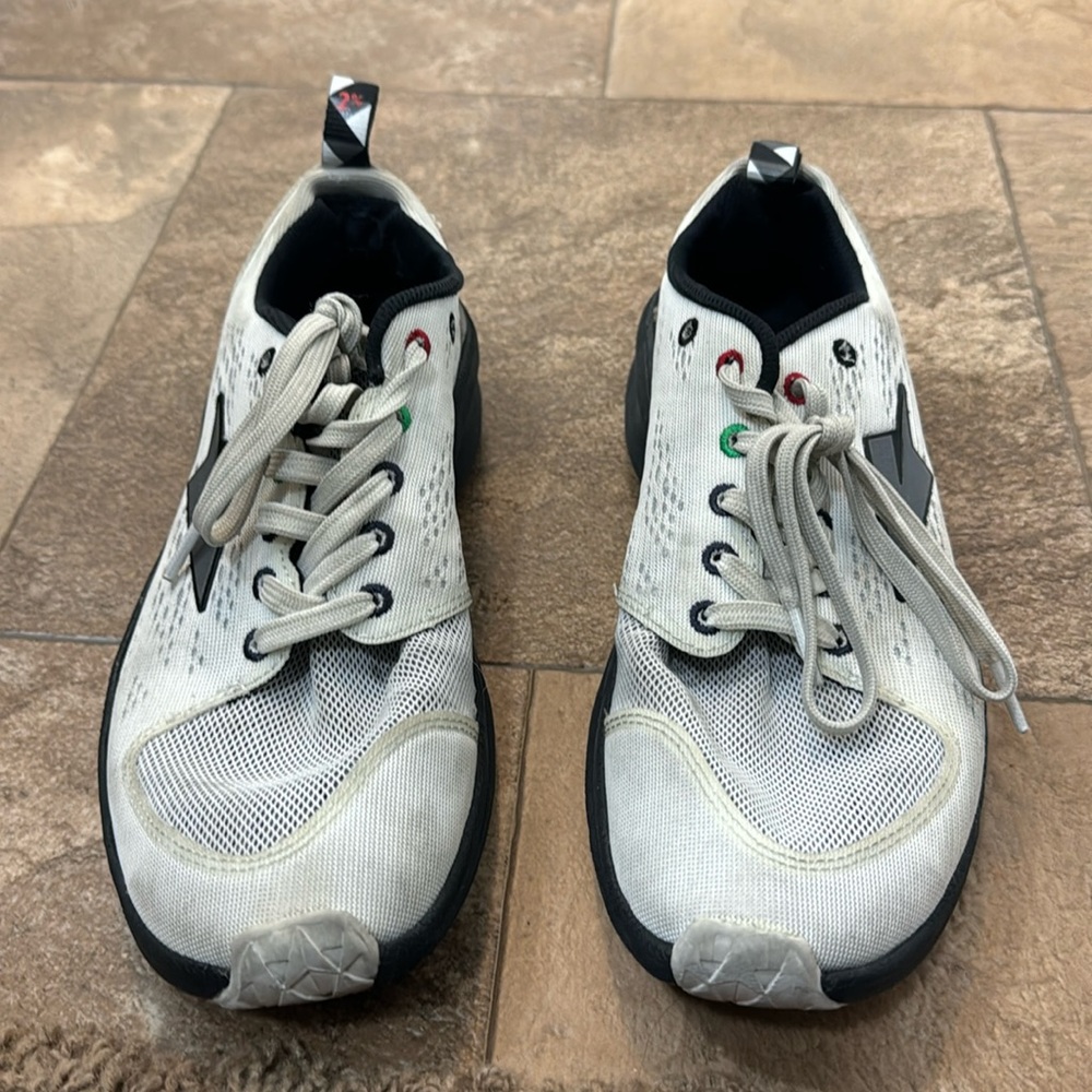 Enda Harambee Women’s Cross Trainers